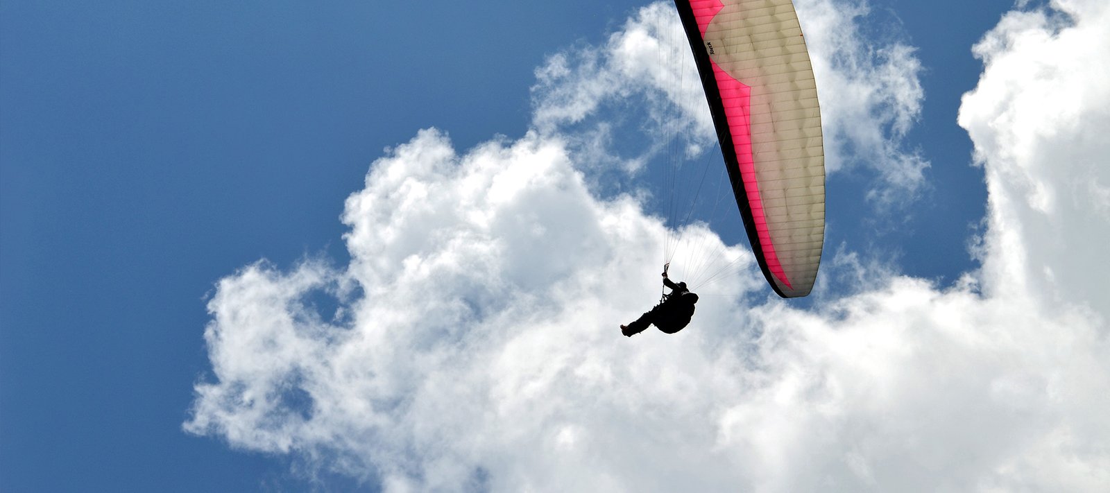 1970 Tarihinde, Kulp ziraat bankası önünde çekilmiş görüntü.